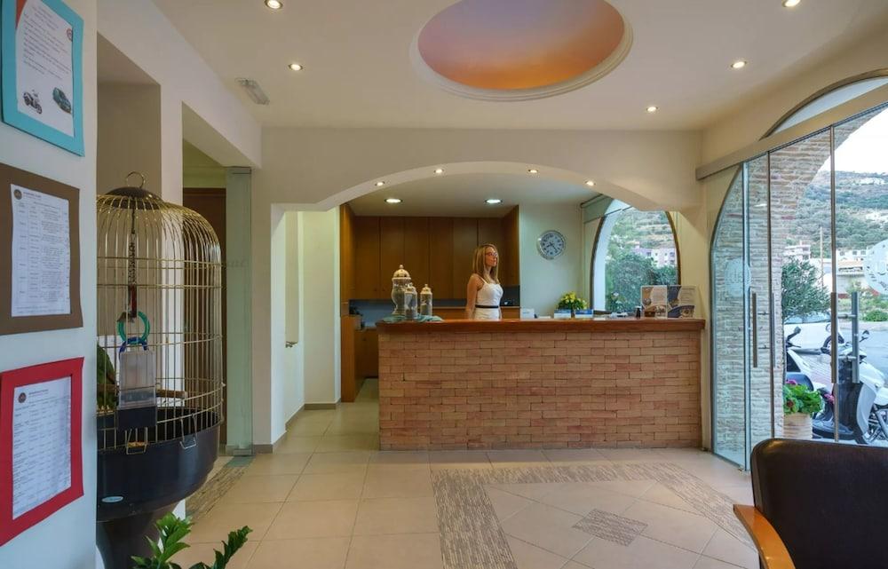 Alianthos Beach Hotel Plakias Ngoại thất bức ảnh